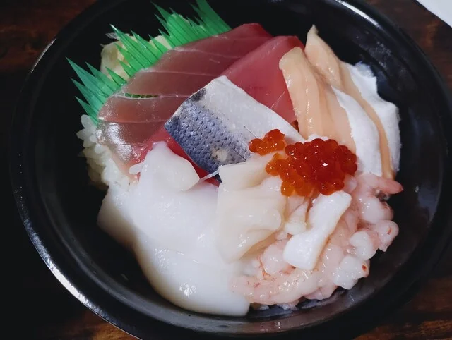 魚丼 秋田上飯島店（うおどん） - 上飯島（海鮮丼）の写真