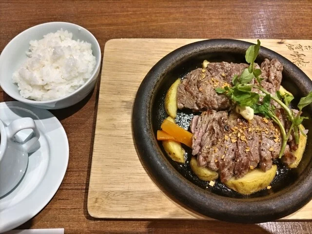 宮崎ステーキ 霧峰 イオンモール盛岡南店 - 仙北町（ステーキ）の写真