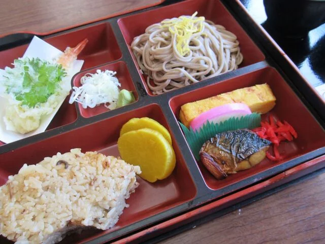 衣関屋 - 平泉（そば）の写真