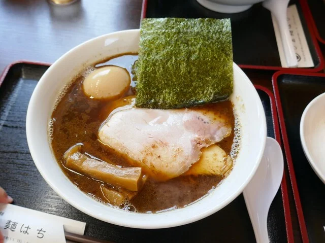 自家製麺 らぁ麺はち - 柳原（ラーメン）の写真