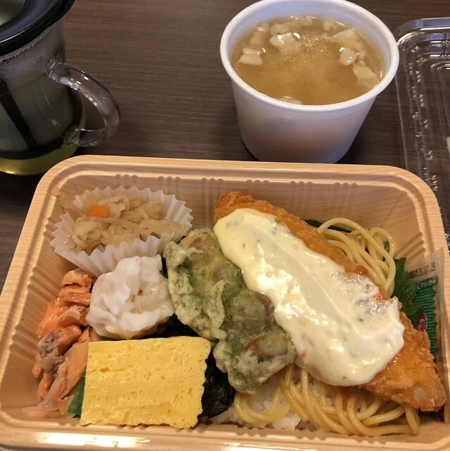 ほかほか弁当 御成町店 - 大館（弁当）の写真