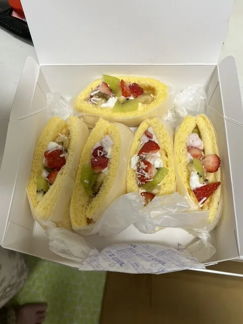 AND ROLL（アンド ロール） - 鏡石（ケーキ）の写真