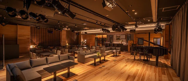 Cafe&Live Restaurant RiverRoad（カフェアンドライブ レストラン リバーロード） - 岩城みなと（ダイニングバー）の写真